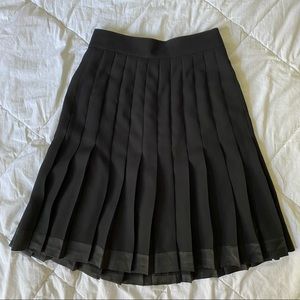 Knife pleat skirt with silk trims